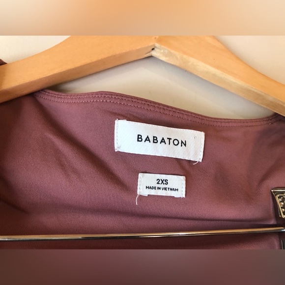 ♦️ BABATON | Square Neck Long Sleeve Crop Top - Picture 2 of 5